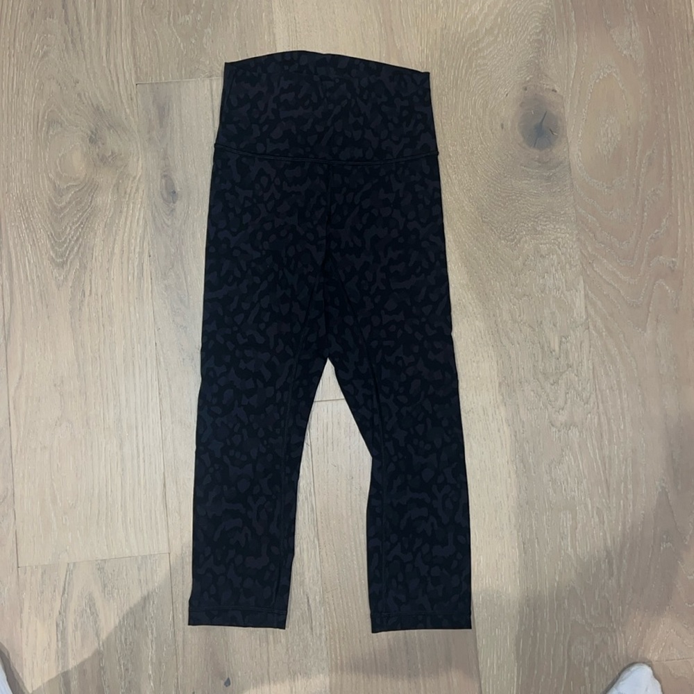 Black Multi lululemon align 21’’ cropped high rise leggings